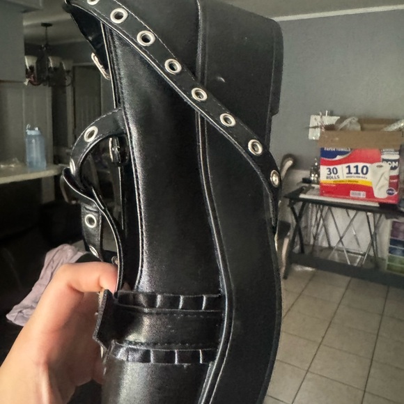 Cute smal platform - Picture 3 of 5